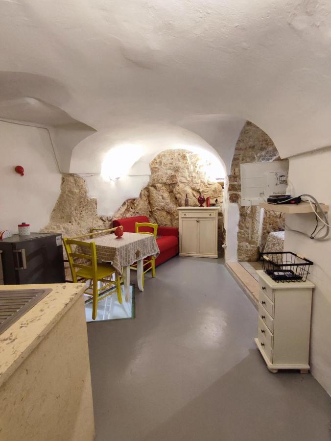 Ostuni- Casa Cisterna Porta San Demetrio Appartement Buitenkant foto